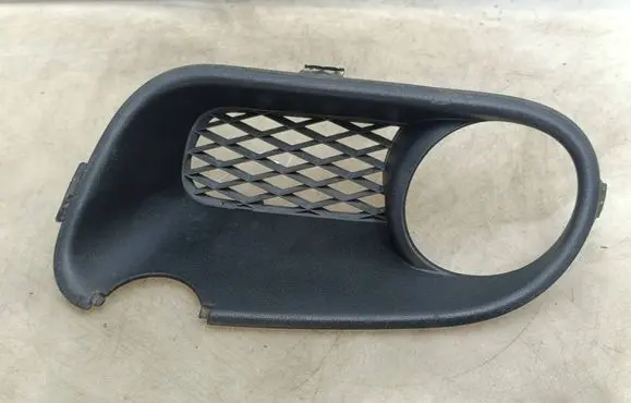 Volkswagen Touareg I Front fog light trim/grill 7L6853664F