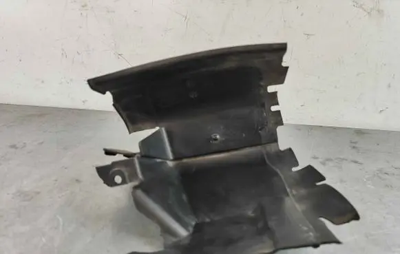 Volvo S60 Intercooler air channel guide 31353046