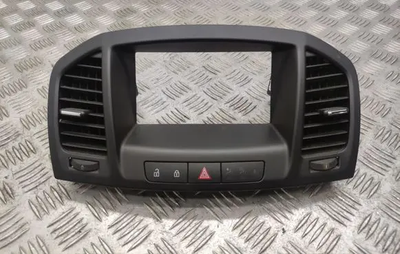 Opel Insignia A Radio/GPS head unit trim 13271927 13282235 13282237