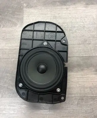 BMW 5 F10 F11 Parcel shelf speaker 9239184 497108 16014910