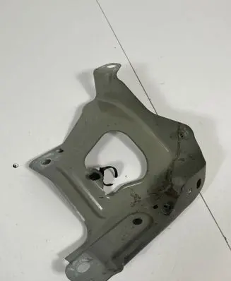 Tesla Model Y Fender mounting bracket 148749200A
