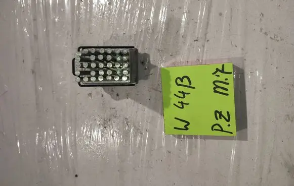 Audi A6 S6 C5 4B Heater blower motor/fan resistor 4B0820521 5DS00646701 MF24681949