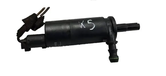 BMW 1 E81 E87 Headlight washer pump 8377613