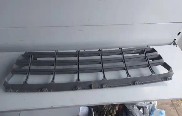 Volkswagen Crafter Front bumper lower grill 2e0807835a