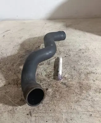 Volkswagen PASSAT B5 Engine coolant pipe/hose 058145856C