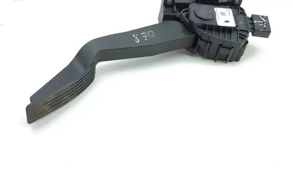 Jeep Cherokee Accelerator throttle pedal 04581655AB B142016163266337E