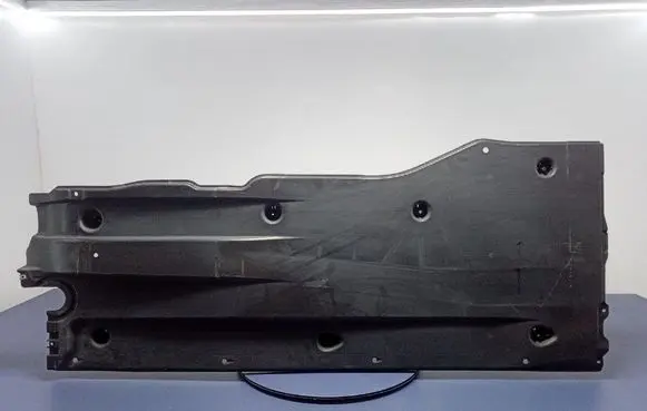 Volkswagen PASSAT CC Front underbody cover/under tray 3Q0825202F