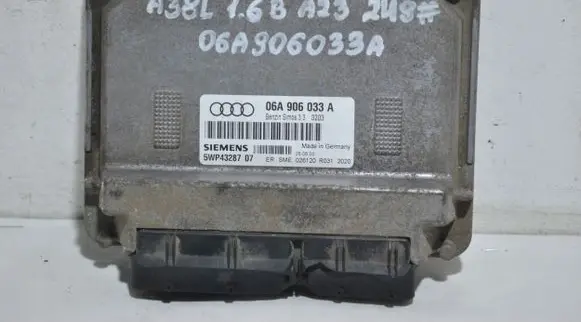 Audi A3 S3 8L Engine control unit/module 06A906033A