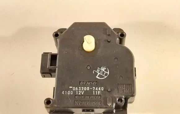 Toyota Prius (XW20) Air flap motor/actuator 0637007440