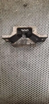 Renault Master III Engine mount vacuum valve 8200676857