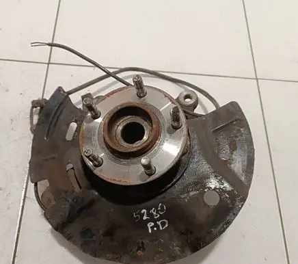 Hyundai Santa Fe Front wheel hub 956712W000