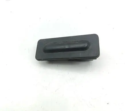 Peugeot 308 Tailgate/boot open switch button 9827560380