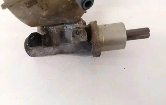 Audi 80 90 S2 B4 Master brake cylinder 
