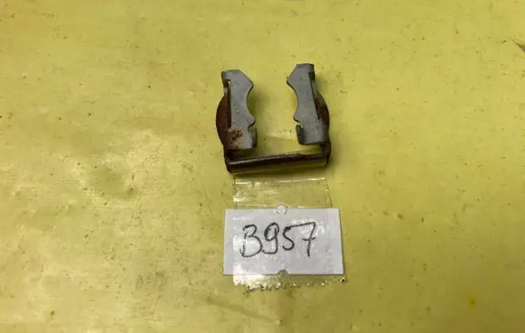 Mercedes-Benz C W204 Fuel Injector clamp holder A1190780641