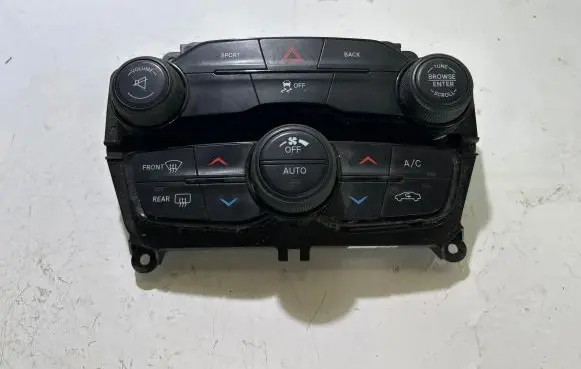 Dodge Challenger Climate control unit P68184926AB 81910358