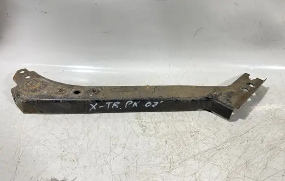 Radiator support slam panel bracket