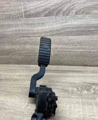 Renault Laguna II Accelerator throttle pedal 8200002904 6PV00811900