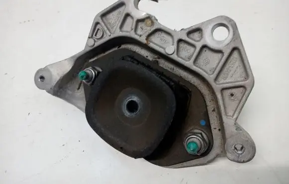 Renault Captur Gearbox mounting bracket 112534437R