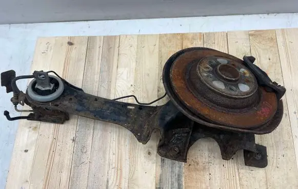 Front wheel hub spindle knuckle