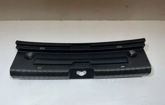 KIA Niro Tailgate trim 