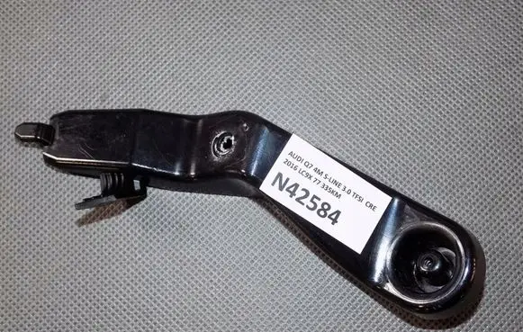 Radiator mount bracket