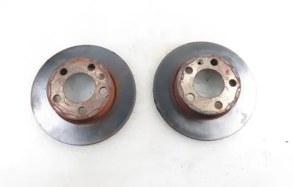 Volkswagen Golf IV Rear brake disc