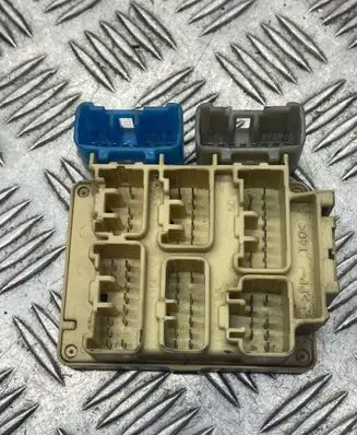 Lexus RX 300 Fuse module PPT40
