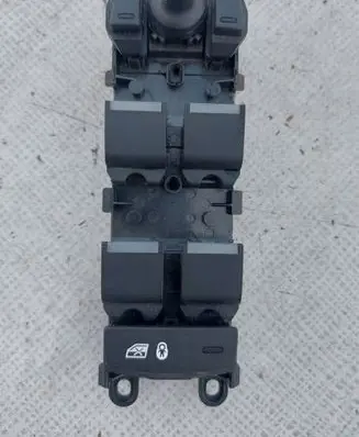 Land Rover Discovery Sport Electric window control switch FK7214540AD