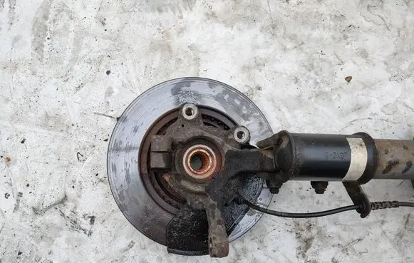 Renault Twingo II Front wheel hub spindle knuckle 