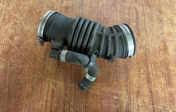 Air intake hose/pipe
