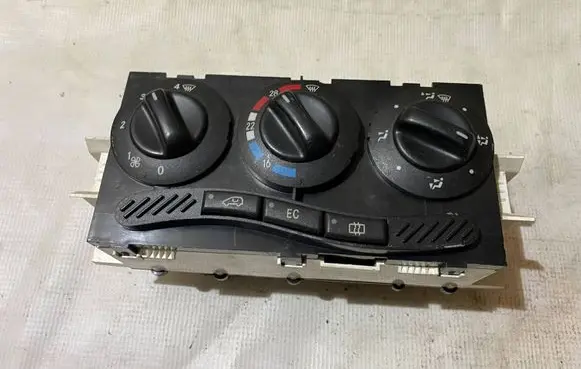 Mercedes-Benz A W168 Climate control unit 1688300485 A1688300485