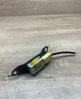 Toyota Prius (XW20) Airbag deployment crash/impact sensor 8983447020 1879000922