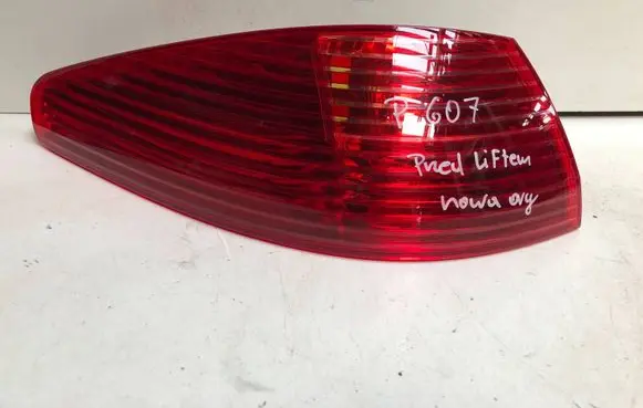 Peugeot 607 Rear/tail lights