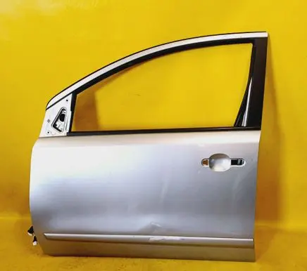 Nissan Note (E11) Front door 