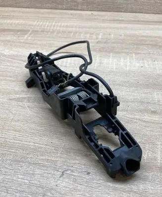 Mercedes-Benz E W211 Front door exterior handle/bracket A2115450828