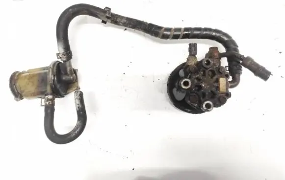 Toyota RAV 4 (XA20) Power steering pump