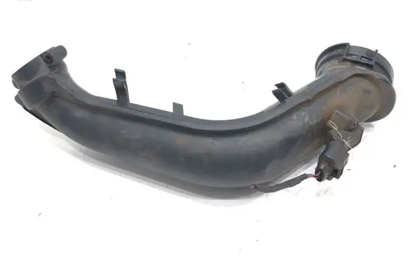 Air intake hose/pipe