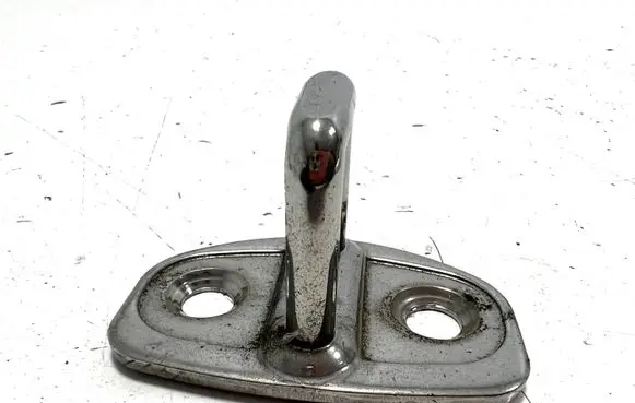 Audi A8 S8 D3 4E Rear door lock loop/hook striker 4E0837033A S23907