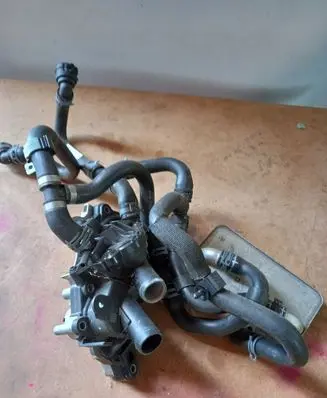 Volkswagen Golf Sportsvan Water pump 04E121600AN