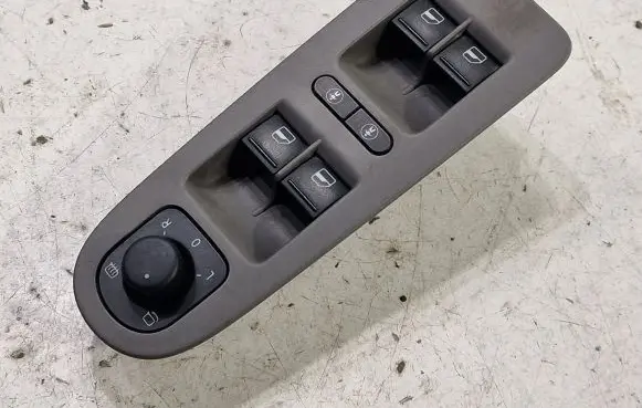 Seat Alhambra (Mk2) Electric window control switch