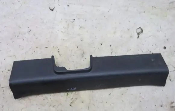 KIA Sportage Centre console side trim front GMAUTO4574097