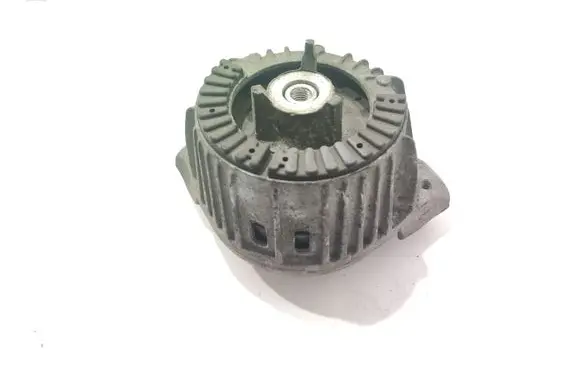 Mercedes-Benz E W212 Engine mount bracket A2122406417