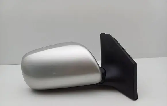 Toyota Avensis T250 Front door electric wing mirror E11015829