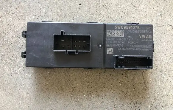 Volkswagen Tiguan Tailgate/trunk control unit/module 5WC959107B