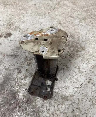 Toyota Avensis T270 Rear bumper shock impact absorber/damper 
