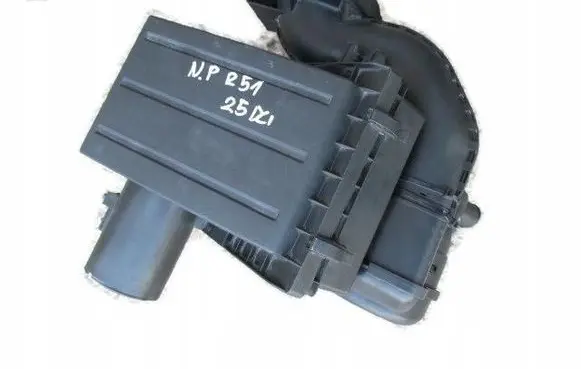 Nissan Pathfinder R51 Air filter box