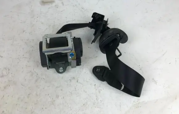 BMW 7 E65 E66 Front seatbelt 561148401 010R000 22307