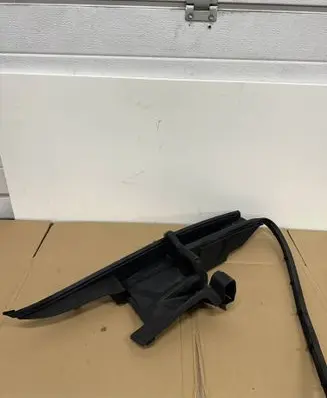 Volkswagen Tiguan Wiper trim 