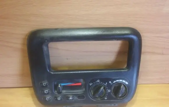 Chrysler Voyager Climate control unit P04677629AC