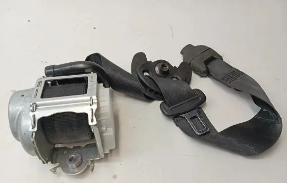 Peugeot 3008 II Front seatbelt 98094638XX